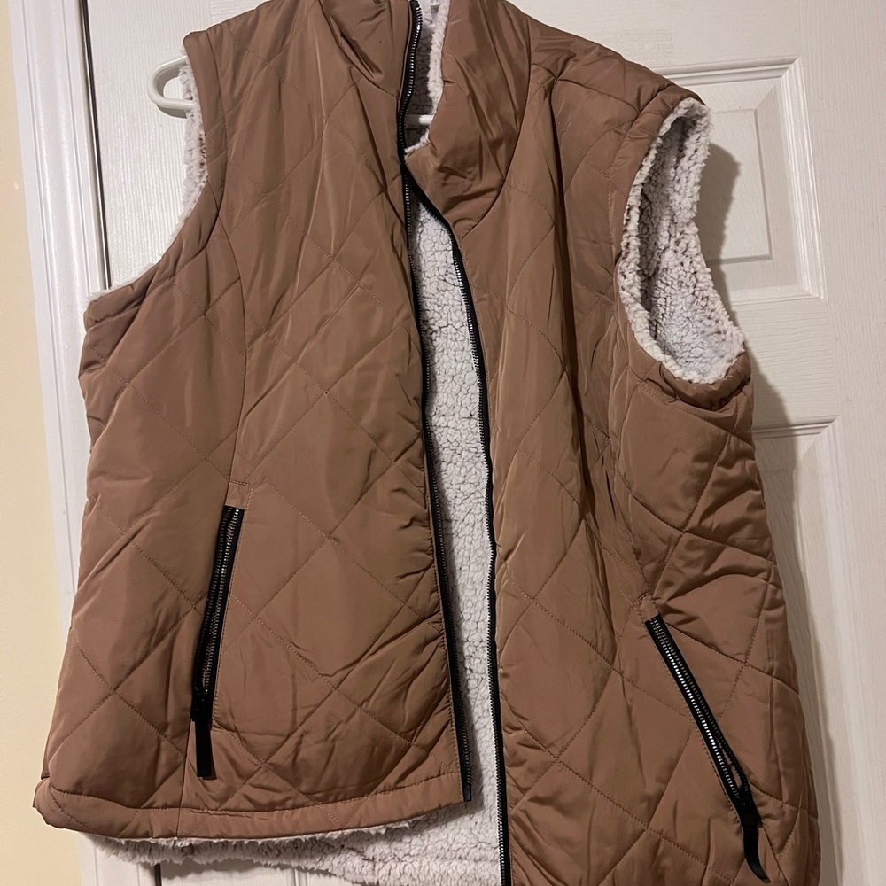 Free Country Women's Brown Quilted Vest